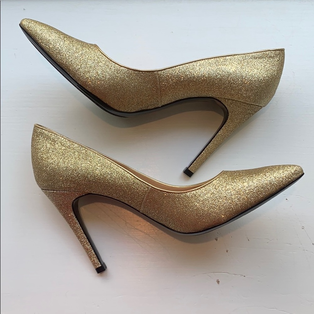 Isaac Mizrahi NY Lamist Gold Glitter Pumps